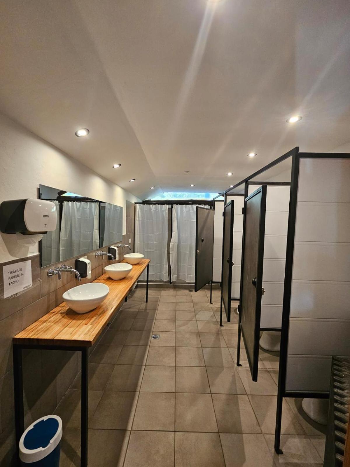 Hostel Capsula Refugio Oeste Сан Карлос де Барилоче Екстериор снимка