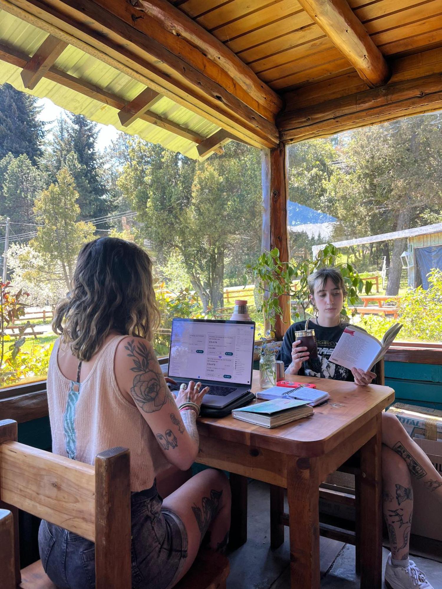 Hostel Capsula Refugio Oeste Сан Карлос де Барилоче Екстериор снимка